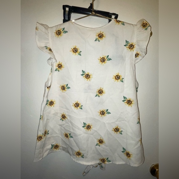 NWT sheer Sunflower top - Picture 2 of 3
